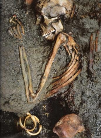 The skeleton called the "Ring Lady" unearthed in Herculaneum