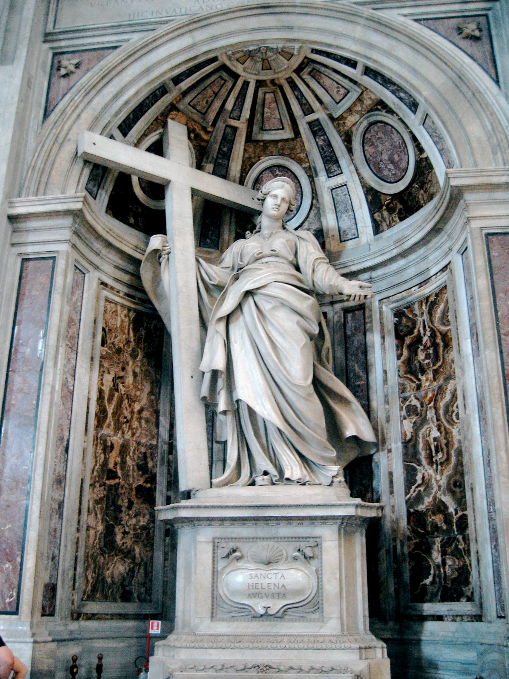 The shrine to Saint Helena in Basilica di San Pietro