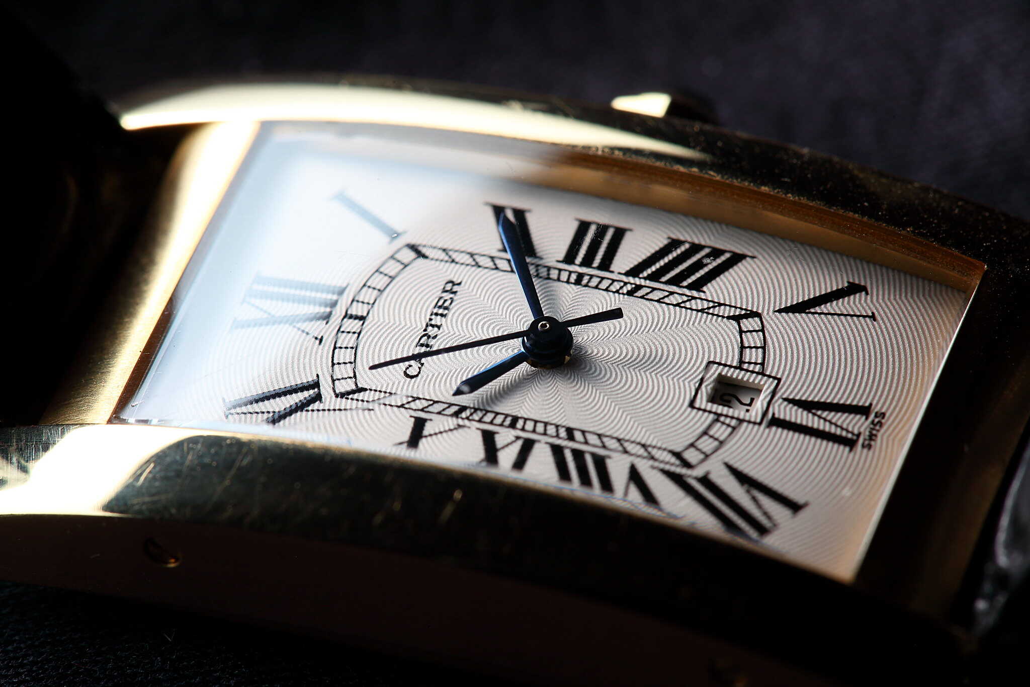 Cartier tank americaine, midsize, yellow gold