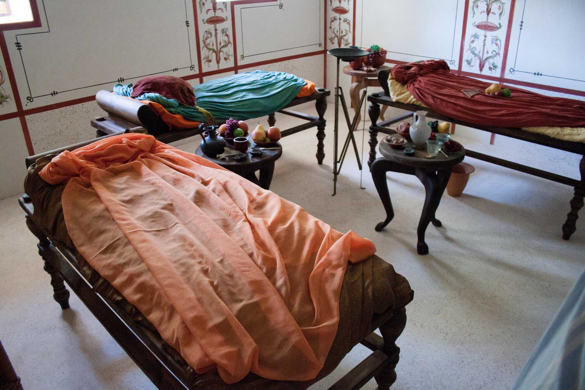 Reconstructed Roman dining room in the Painting House