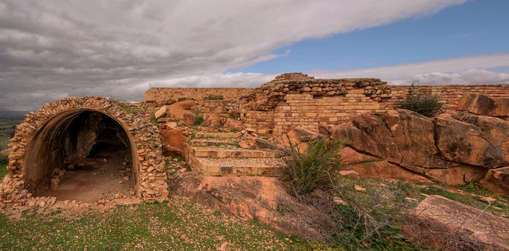  Presumed temple of Jupiter, where there was a frieze adorned with figurative shields, which are believed to have borne the signs of the Zodiac